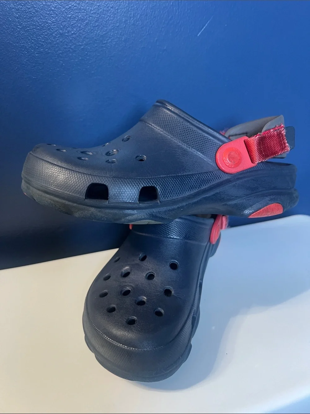 CROCS Kids Navy Clog with Red Heel Strap J3